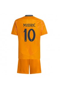 Real Madrid Luka Modric #10 Babytruitje Uit tenue Kind 2024-25 Korte Mouw (+ Korte broeken)